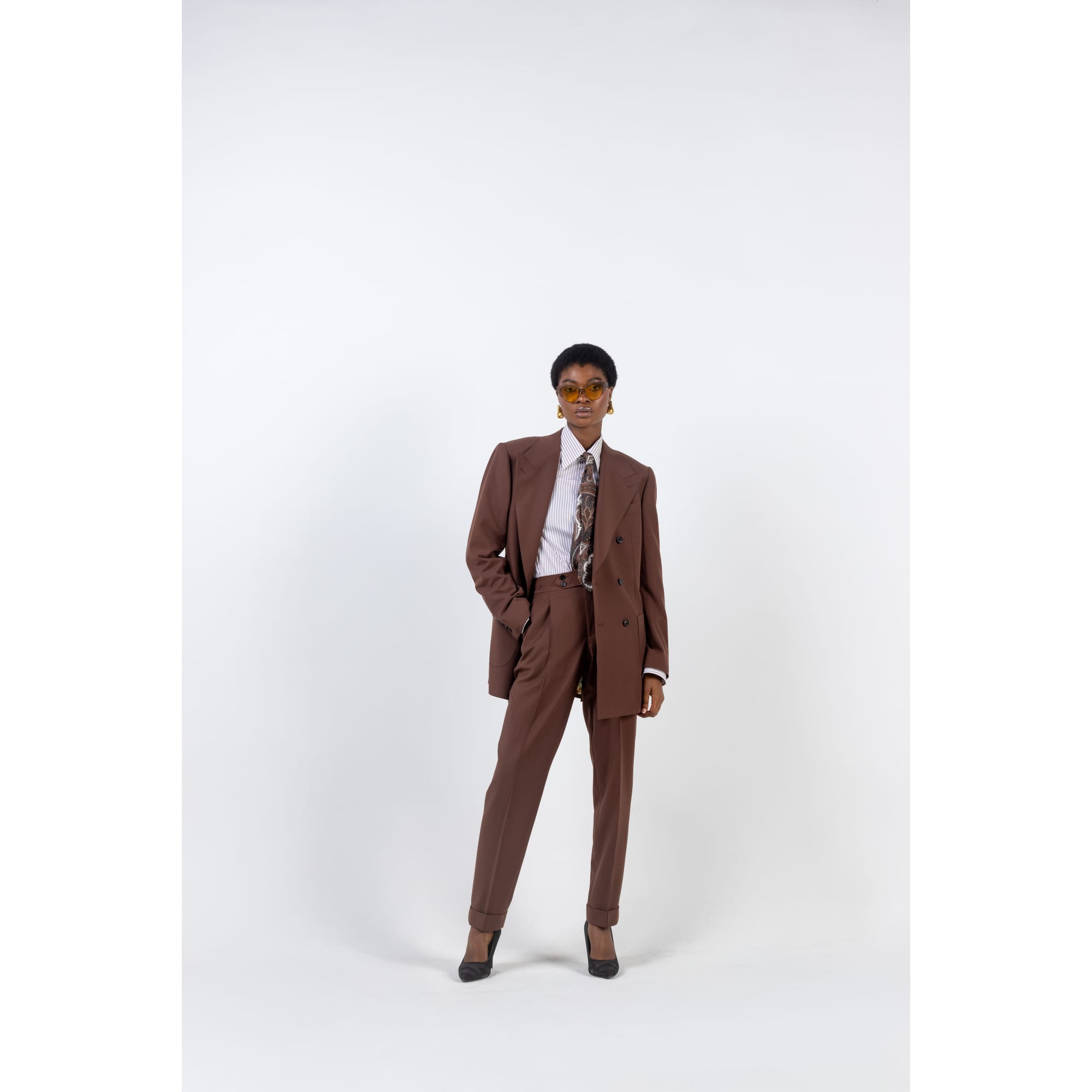 BROWN DOUBLE BREASTED SUIT